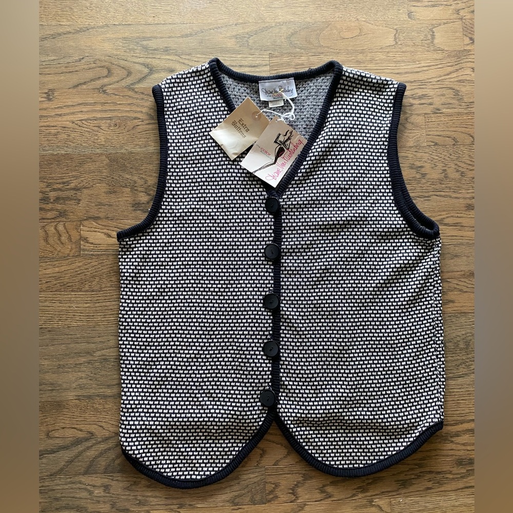 VINTAGE DIANE VON FUSTENBERG | Women’s Sweater Vest, Size Small.